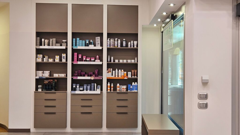 Farmacia Molinari – Telaro - Arredamenti per farmacie farmacia